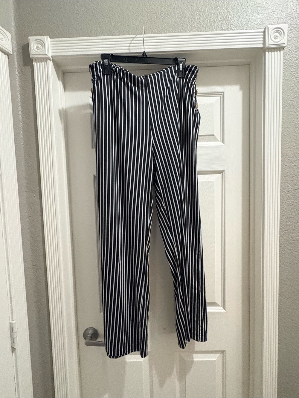 Robert Louis Women’s XL Black White Striped Pull On Pants